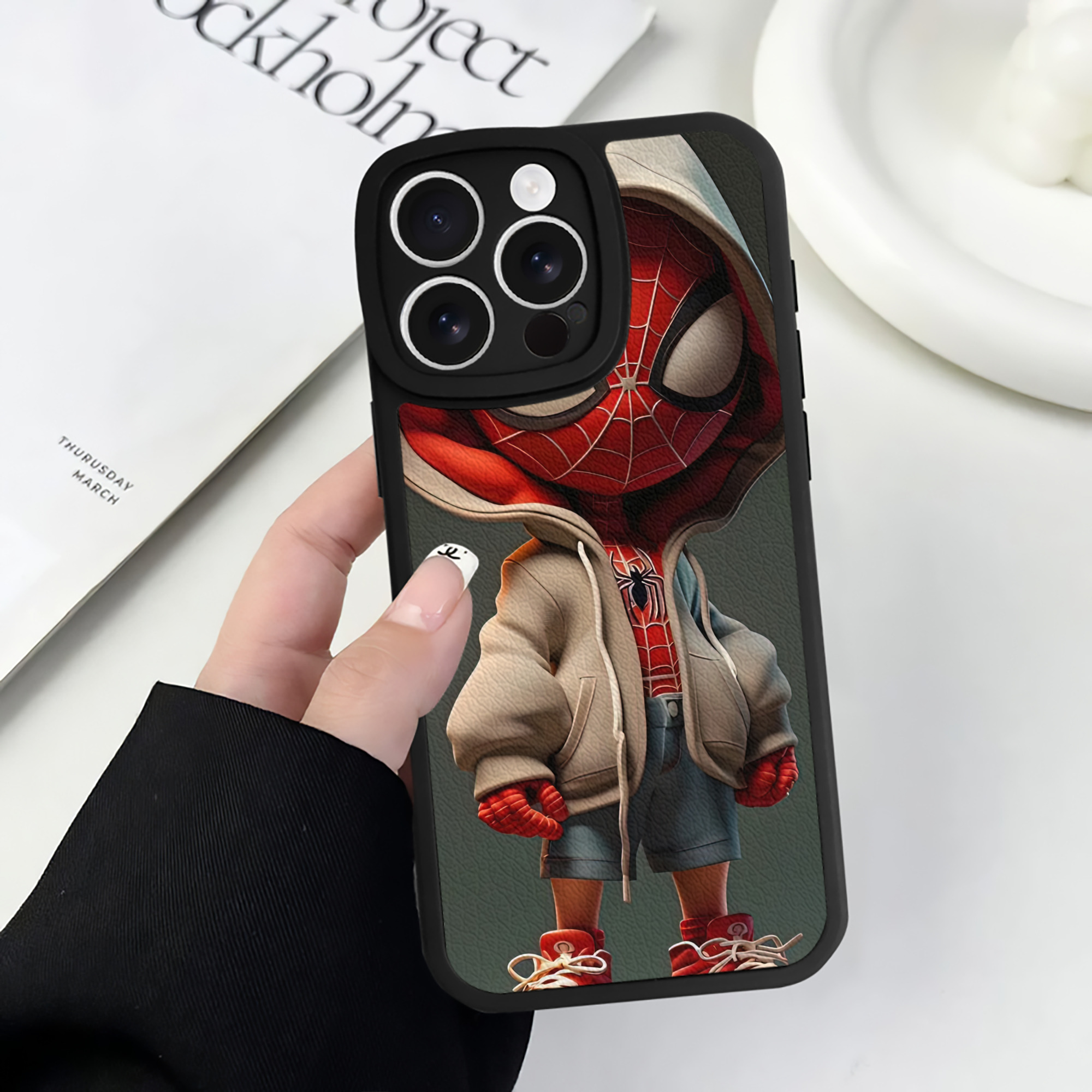 （画像用） Spider Man スパイダーマン 【iPhone 16シリーズ対応】シリコンスマホケース（レザー調） 材質：シリコン